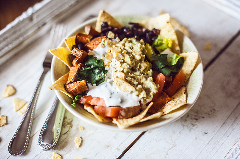 Leckeres Süßkartoffel-Nacho-Bowl Rezept