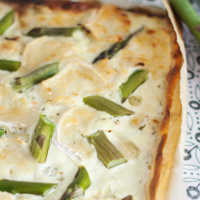 Rezept: Flammkuchen mit Spargel und Ziegenkäse