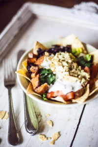 Leckeres Süßkartoffel-Nacho-Bowl Rezept